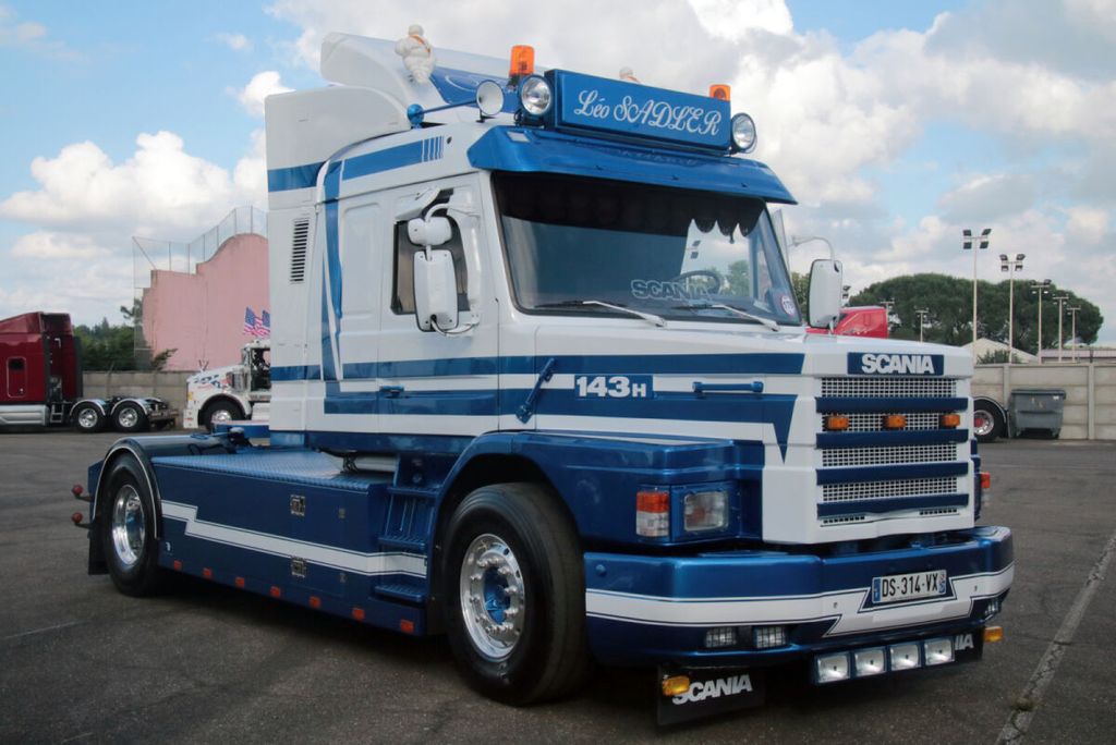 sadler-scania-3-series-torpedo-streamli