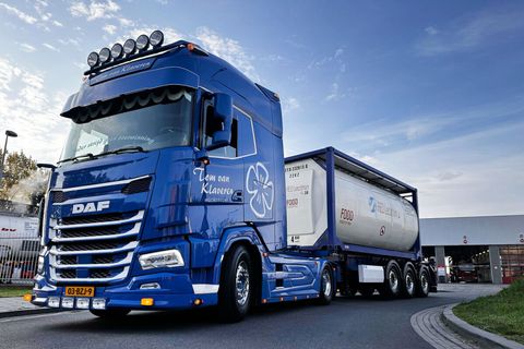 tom-van-klaveren-daf-xg-4x2-30ft-conta