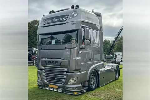 armor-express-daf-xf-super-space-cab-my