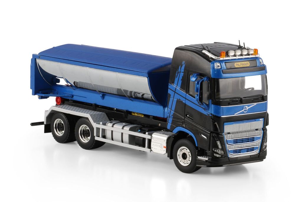 premium-line-volvo-fh5-globetrotter-rig (3)