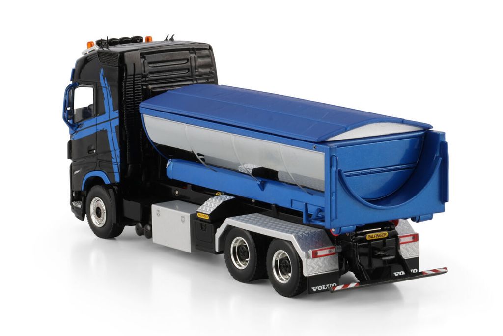 premium-line-volvo-fh5-globetrotter-rig (2)