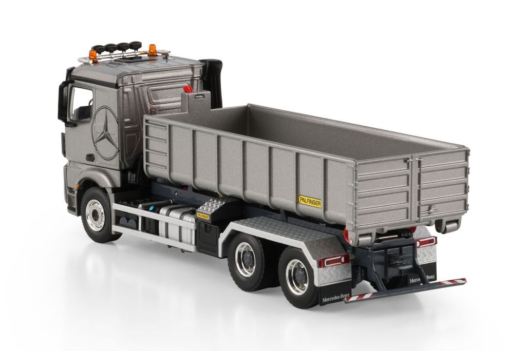 premium-line-mercedes-benz-arocs-mp4-2 (2)