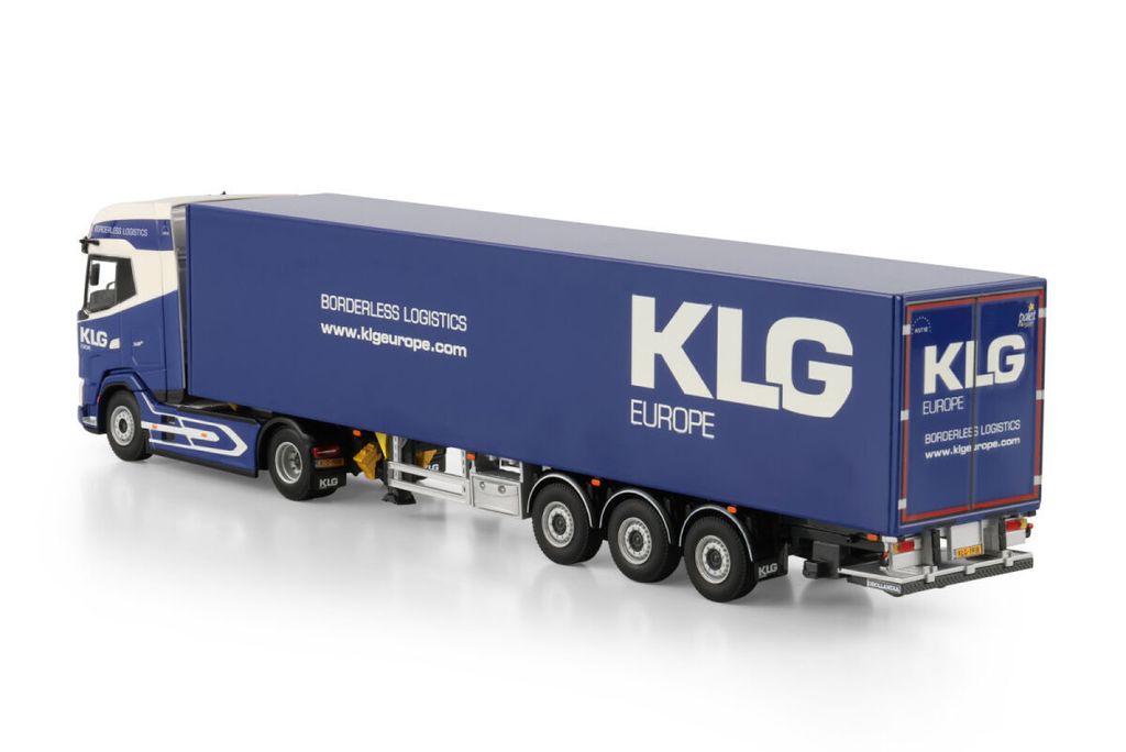 klg-europe-daf-xg-my25-4x2-box-trailer (4)