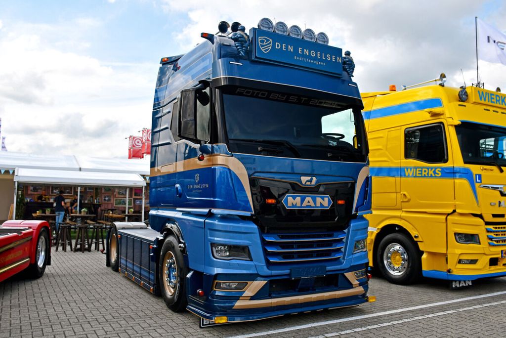 den-engelsen-man-tgx-gx-4x2