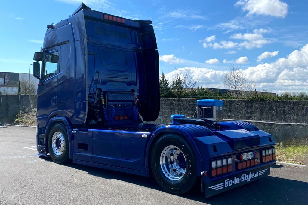 nicolas-villard-scania-s-highline-cs20h (2)