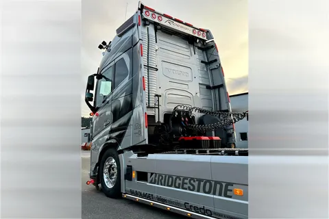 tank-cargo-volvo-fh5-globetrotter-xl-6x (1)