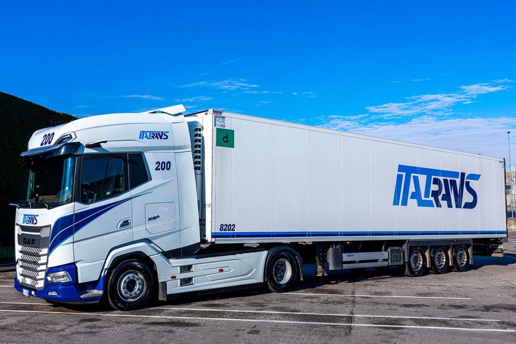 italtrans-spa-daf-xg-4x2-reefer-traile