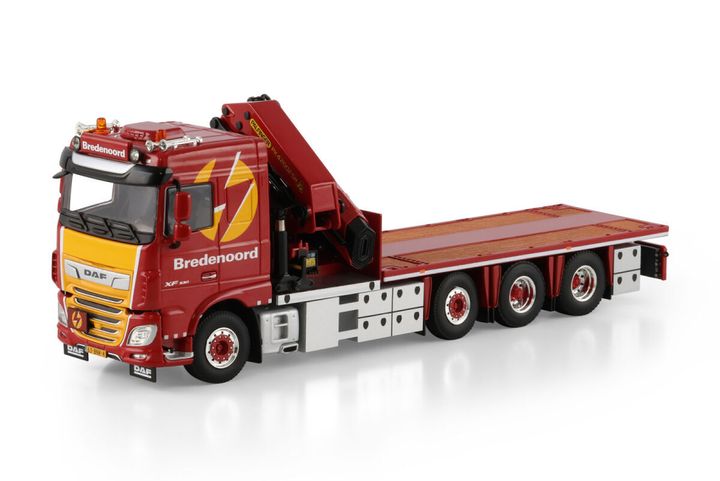 bredenoord-daf-xf-space-cab-my2017-8x2
