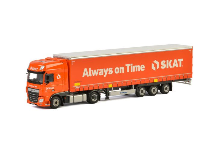 skat-daf-xf-super-space-cab-4x2-curtain