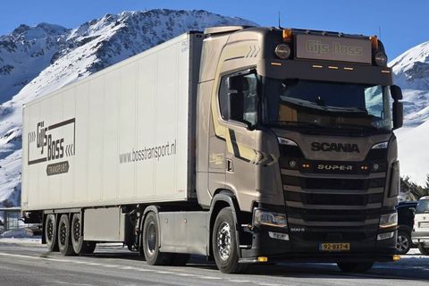 gijs-boss-scania-s-highline-cs20h-4x2-r