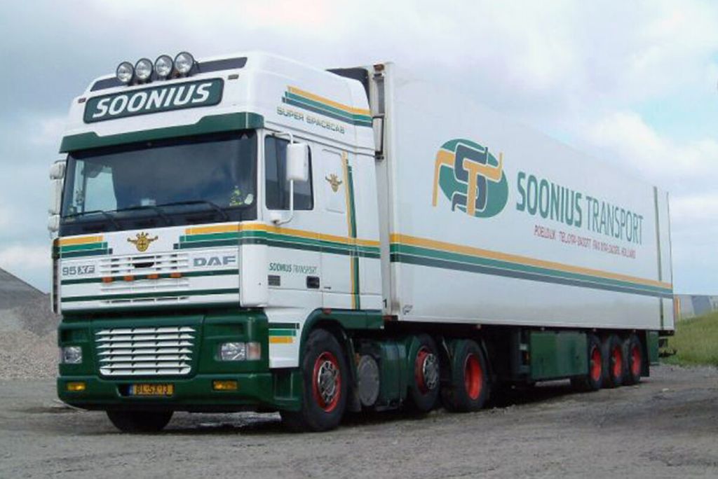 soonius-daf-95xf-super-space-cab-6x2-tw
