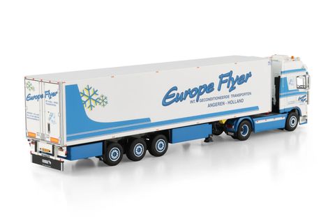 europe-flyer-daf-95xf-super-space-cab-4 (1)