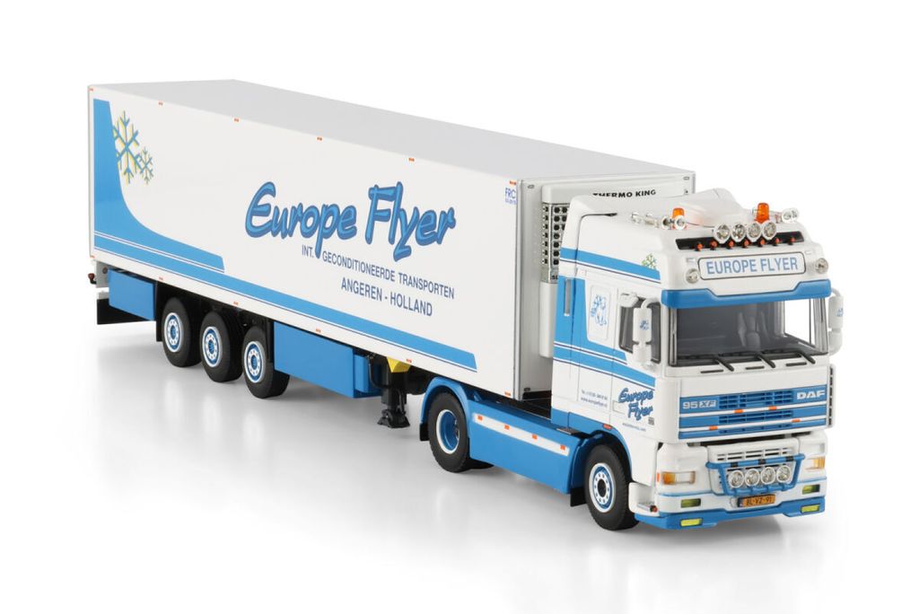 europe-flyer-daf-95xf-super-space-cab-4 (3)