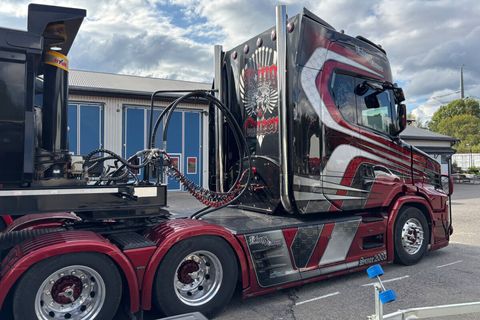 na-schakt-vlastuin-torpedo-6x2-tag-axle (1)