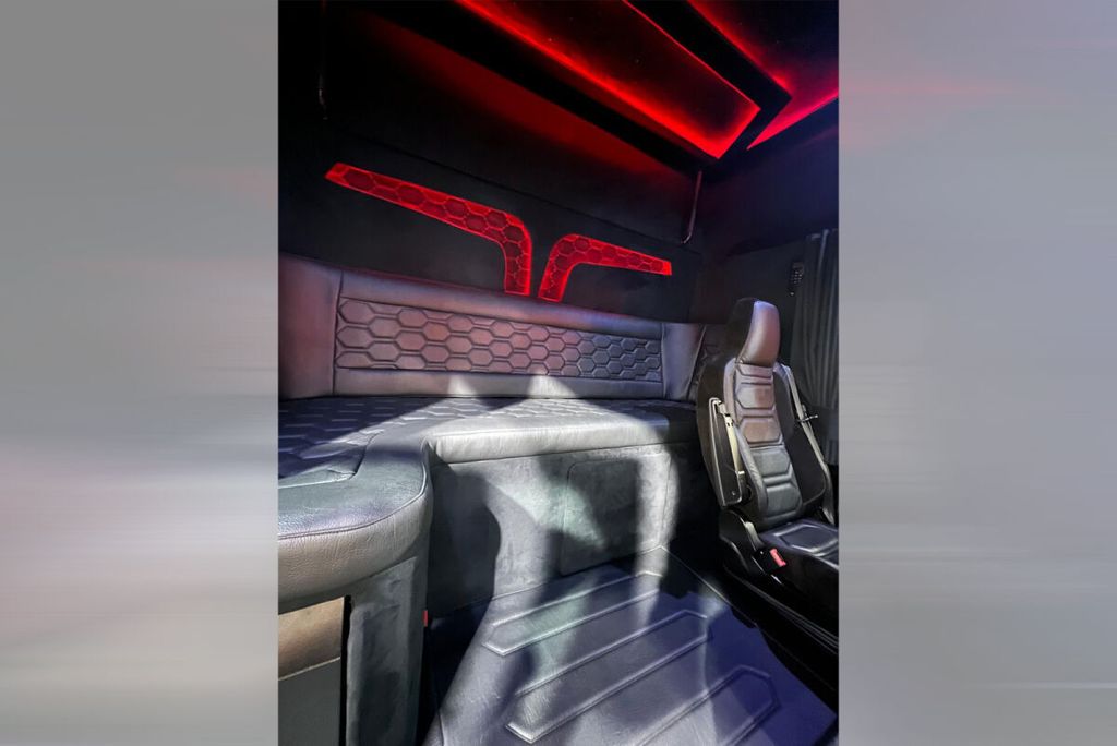 na-schakt-vlastuin-torpedo-6x2-tag-axle (4)