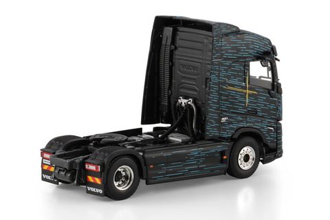 premium-line-volvo-fh-aero-globetrotter (1)