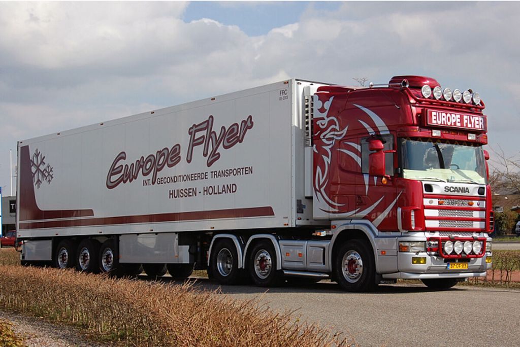 europe-flyer-scania-4-series-topline-6x