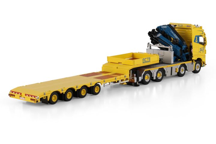 mct-craning-volvo-fh5-globetrotter-8x4 (1)