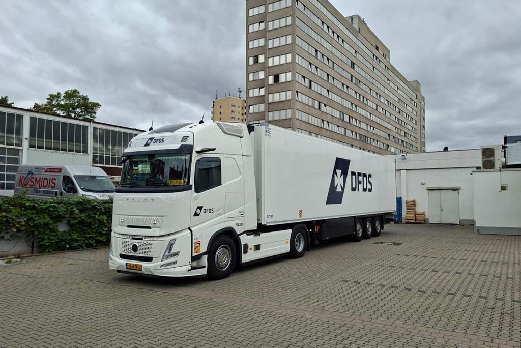 dfds-volvo-fh-aero-globetrotter-xl-4x2