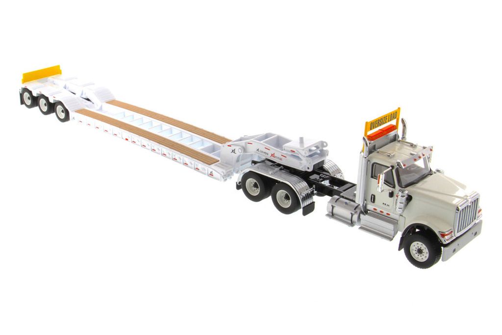71015-DMA-International-HX520-Tandem-Tractor-w-XL120-HDG-Trailer-150-7__35038