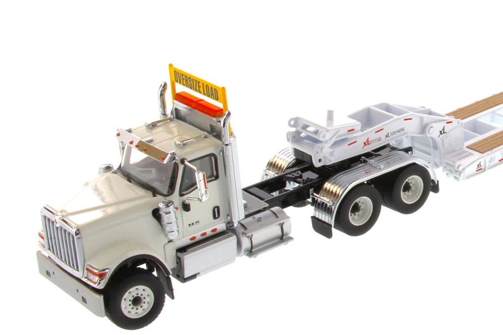 71015-DMA-International-HX520-Tandem-Tractor-w-XL120-HDG-Trailer-150-1__75319