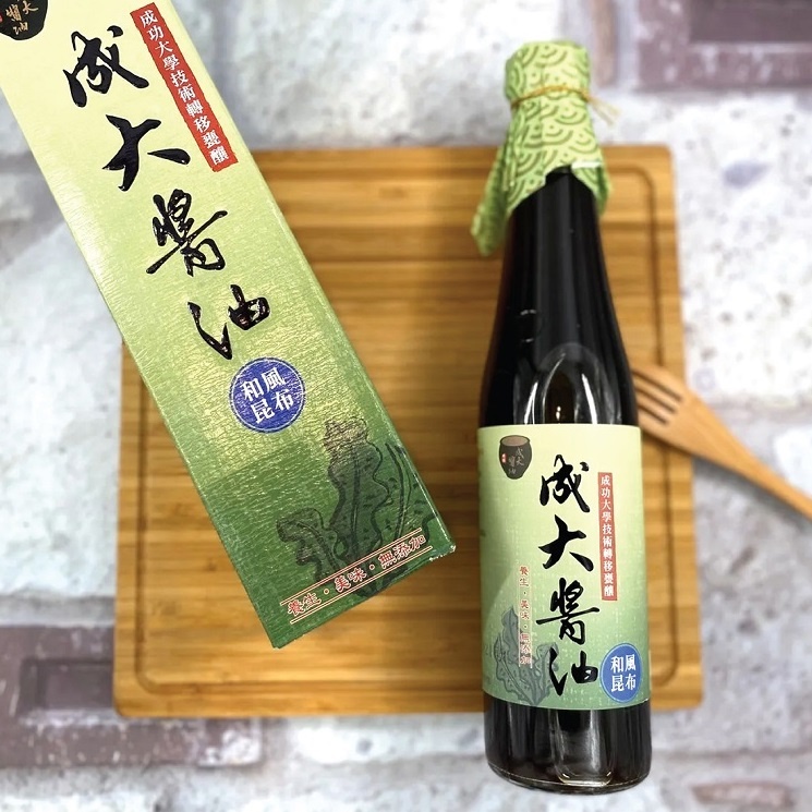 Cheng Gong Japanese kombu flavor Soy Sauce / 成功 成大和风昆布酱油 ( 420 ml / 1