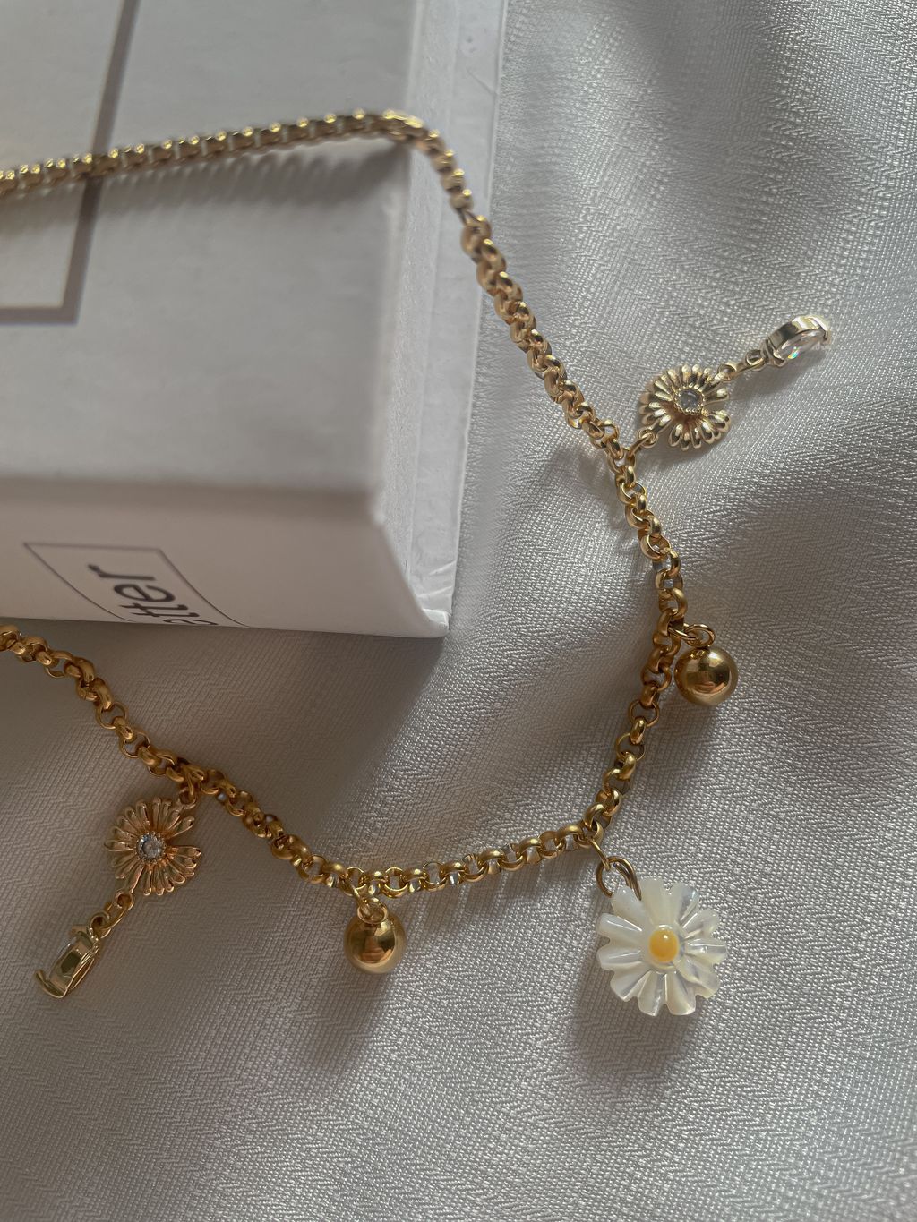 70099F28-FBE1-442A-9E5B-055836931B01