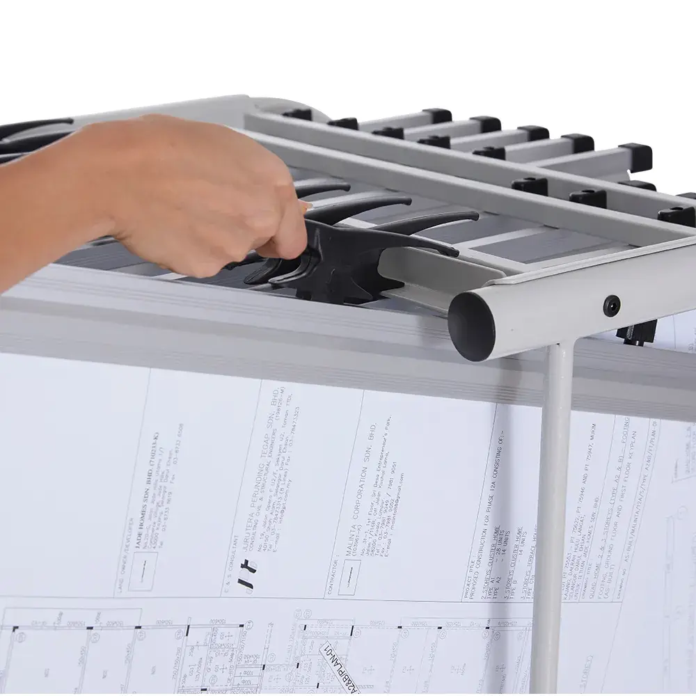 R4-01-04-Cena-Plan-Hanger-02