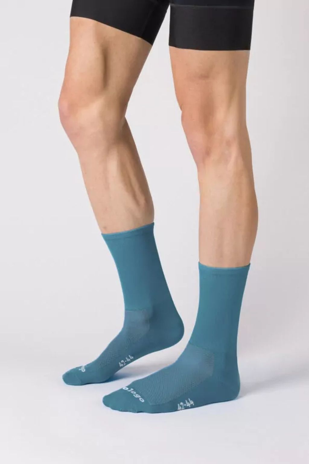 nologo-classic-ocean-blue-cycling-socks-595x892jpg