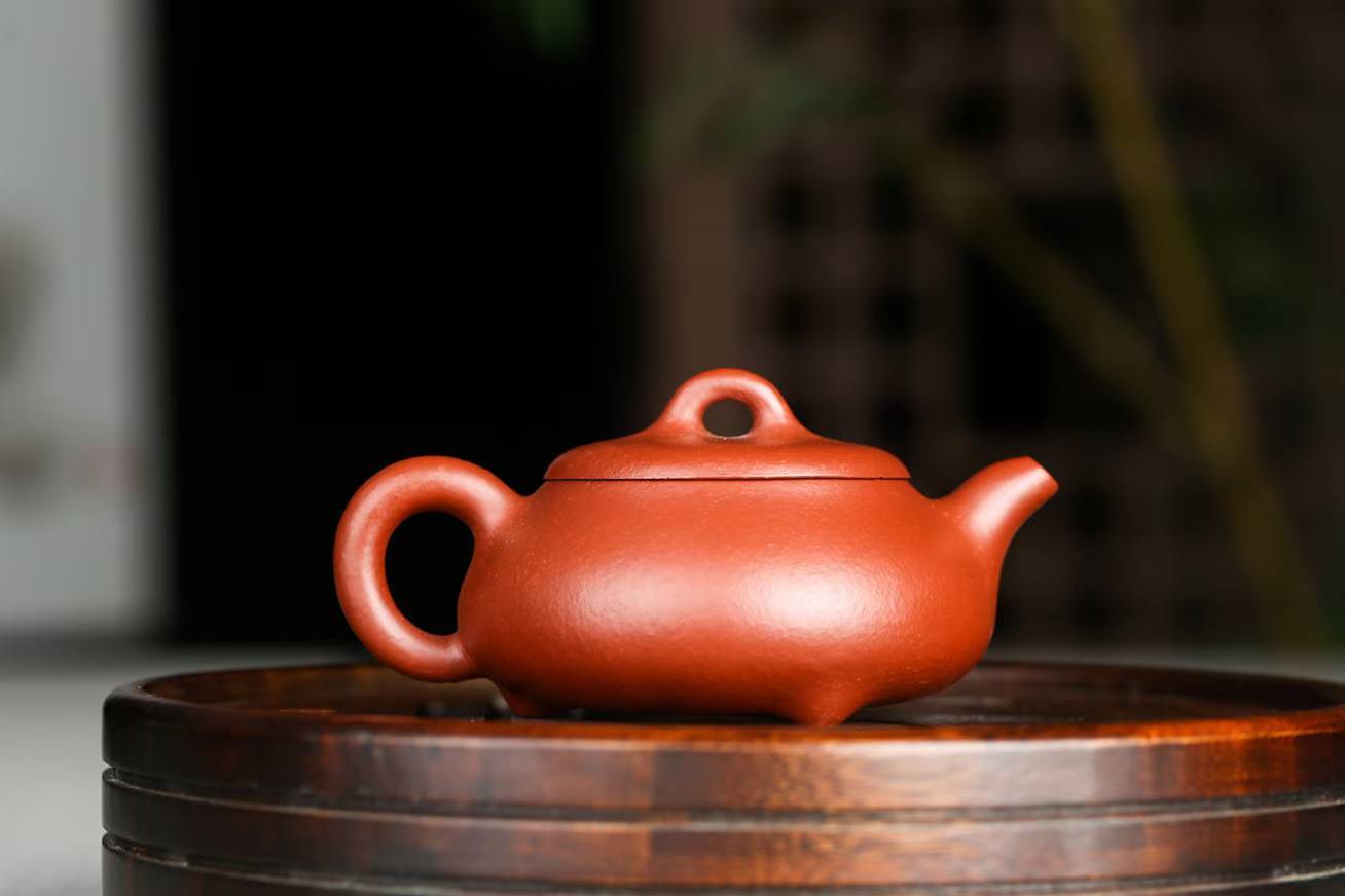 中国古盆器＜中国宜興・烏泥　在落款・泥味抜群　盆栽鉢 中国古盆器＜中国宜興・烏泥 在落款・泥味抜群 盆栽鉢 現代