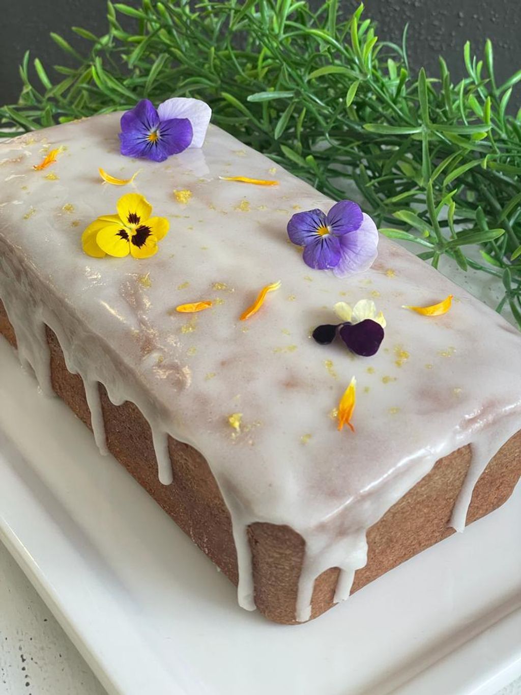 Lemon Drizzle Edible Flower2
