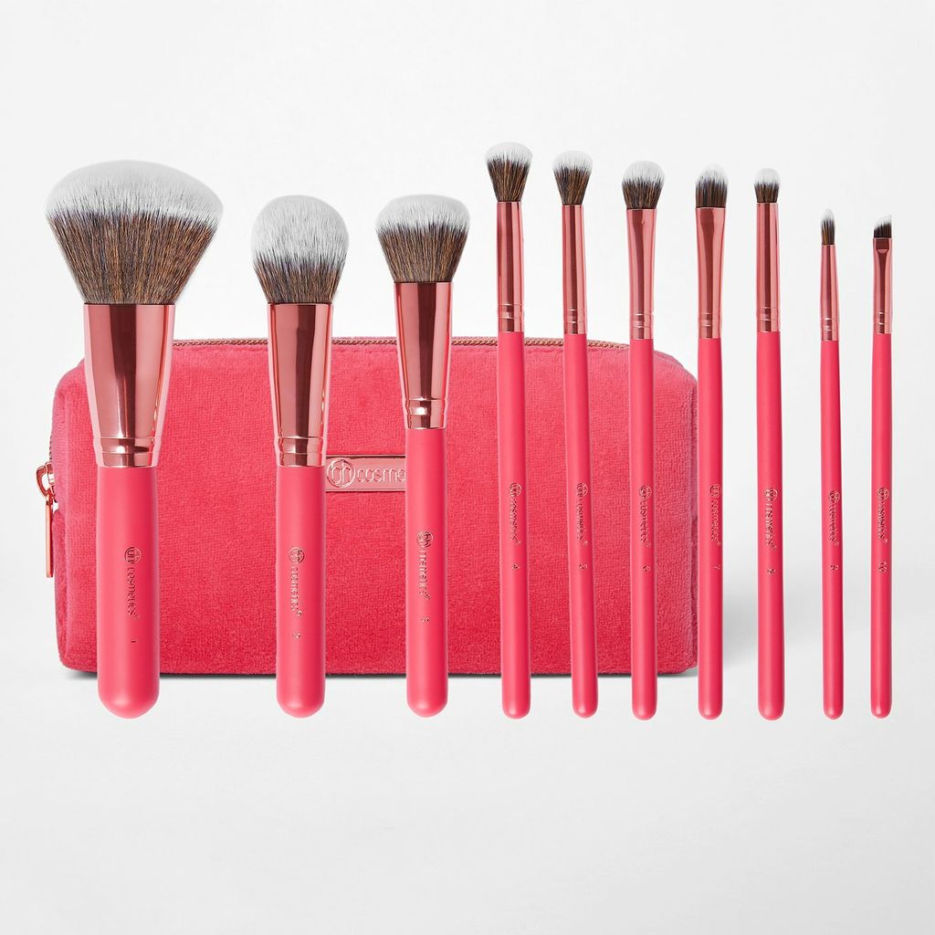 Bombshell-Beauty-10PC-Brush-Set-bag-group-web_1400x1400