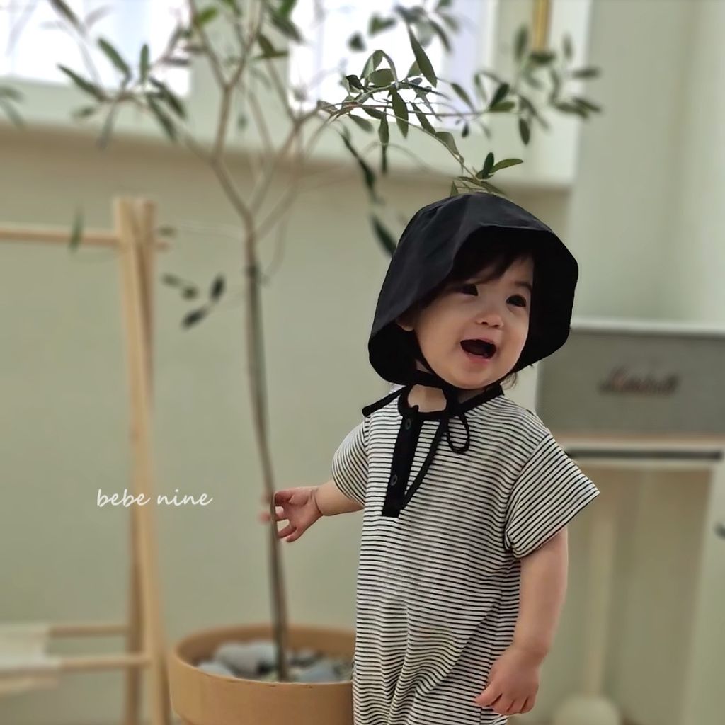 2_데일리 스트라이프 슈트_모델사진1