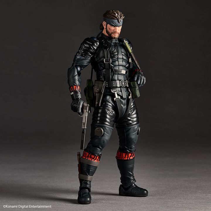 AY_NakedSnake_SneakingSuit_MGSDSE 001