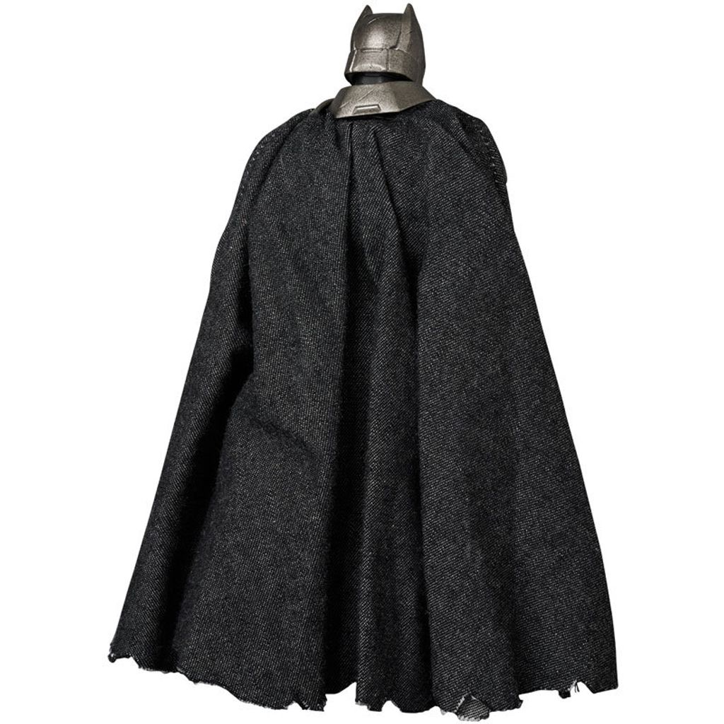 MAFEX313_ArmoredBatman_1.5_BvS 004