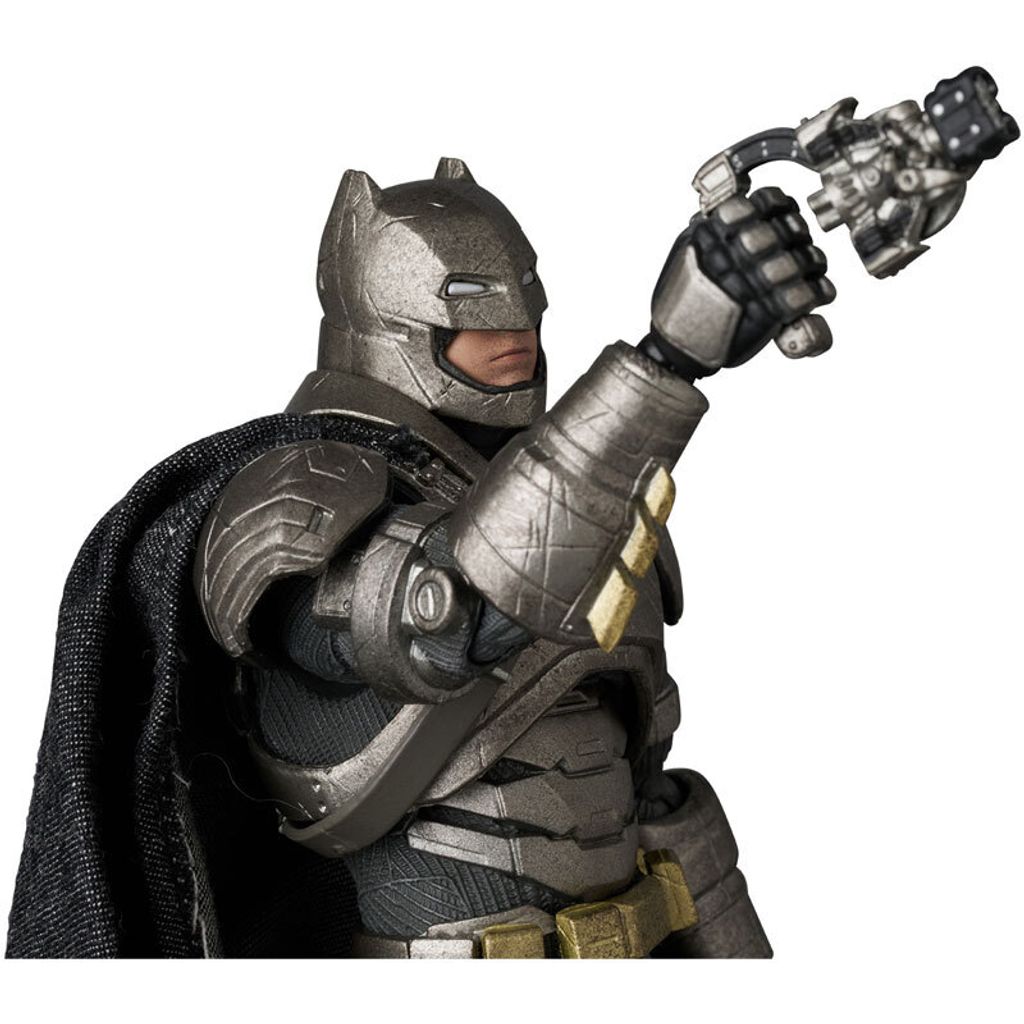 MAFEX313_ArmoredBatman_1.5_BvS 007