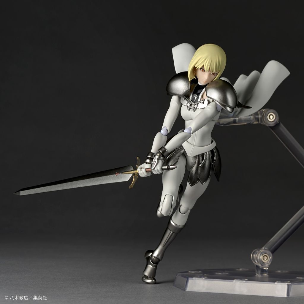 REVO_Clare_Claymore 003