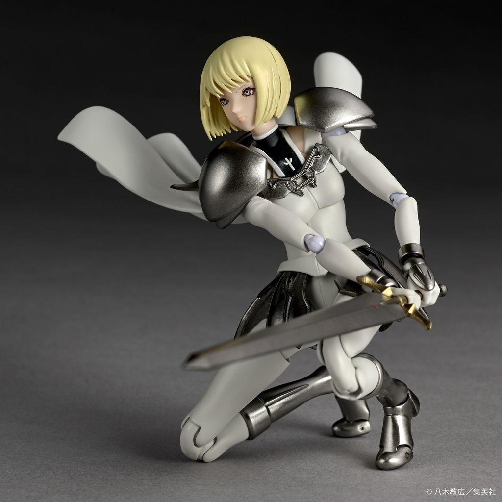 REVO_Clare_Claymore 002