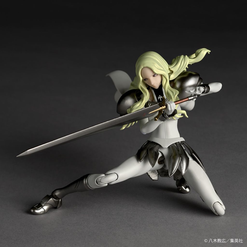 REVO_Teresa_Claymore 002