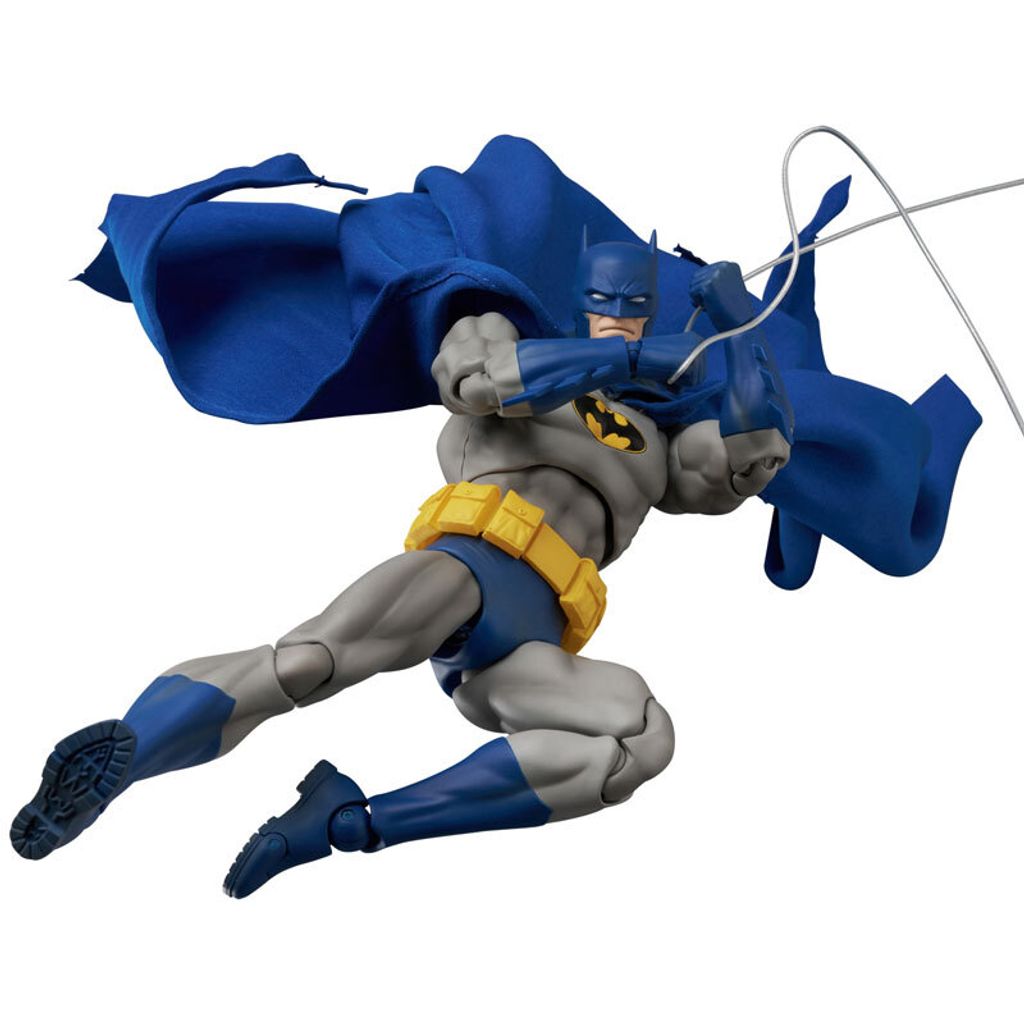 MAFEX333_Batman_Recollection_Blue_HUSH 011