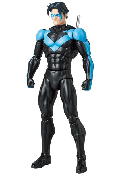MAFEX175_NightWing_BatmanHush 002.jpg