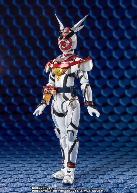 SHF_KRAguilera_QueenBee_PB 002.jpg