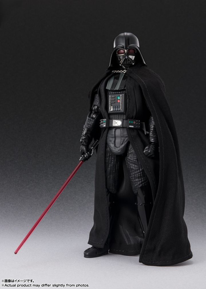 SHF_DarthVader_Classic_SWANH 002