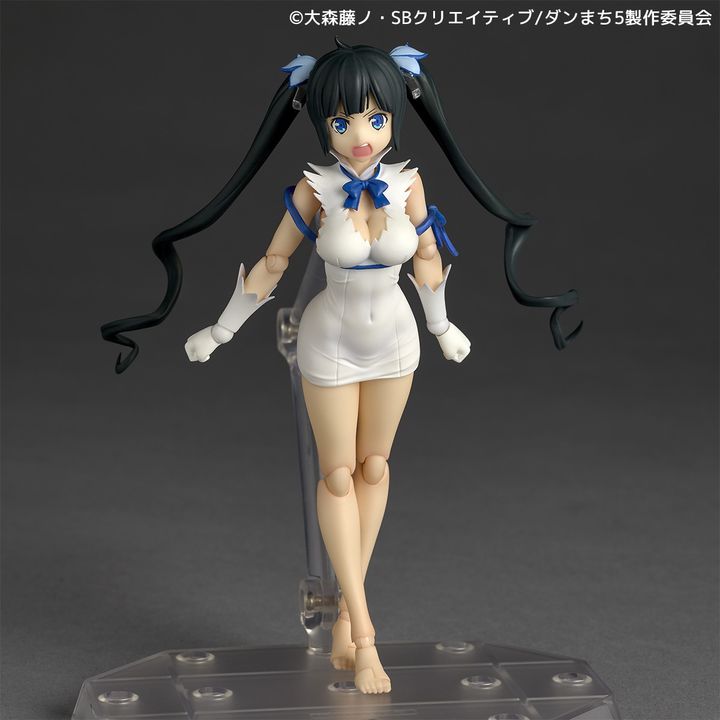 REVO_Hestia_DanMachi 001