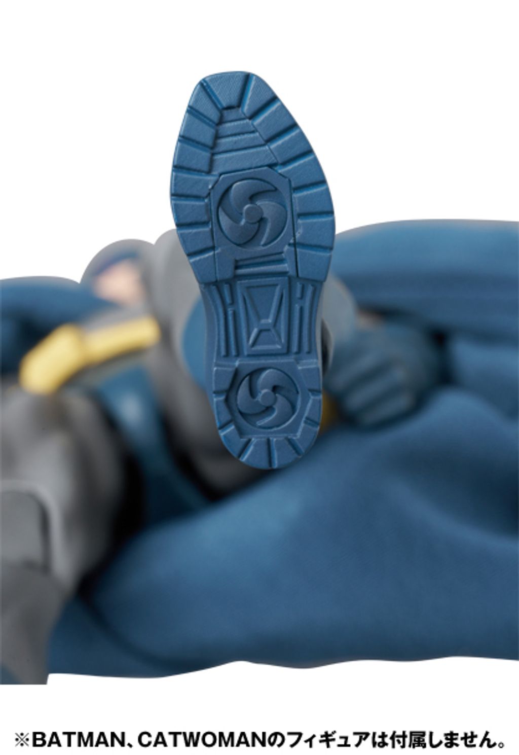 MAFEX299_BruceWayne_HUSH 010