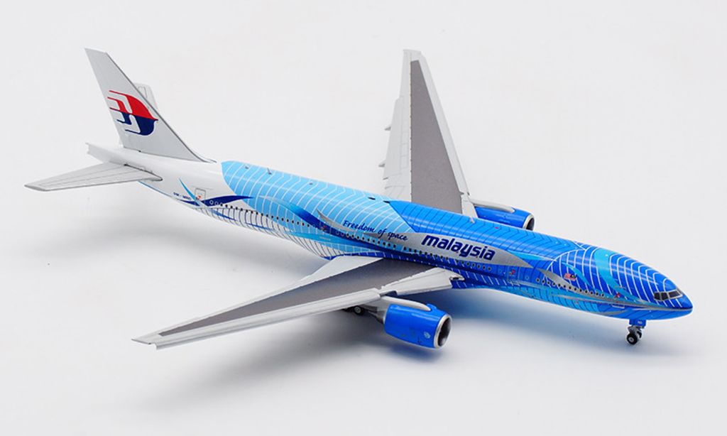 0D9044D6-D582-43E4-898F-B2AD2F6AA2A0