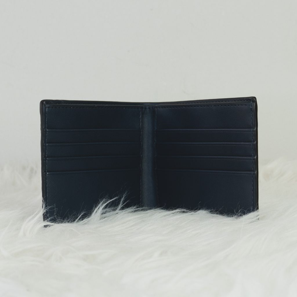 wallet mid view