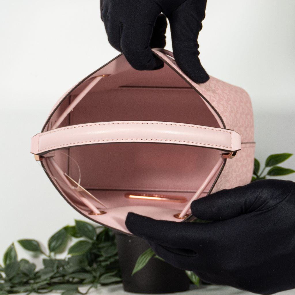 Michael Kors Suri Small Bucket Crossbody Leather Bag Purse Powder