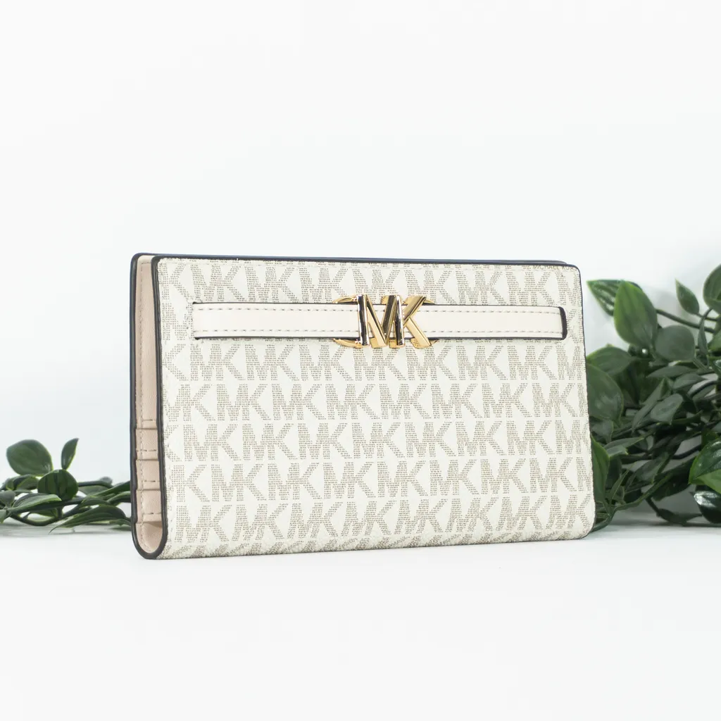 MICHAEL KORS Reed Large Snap Wallet in Signature Light Cream Multi 2