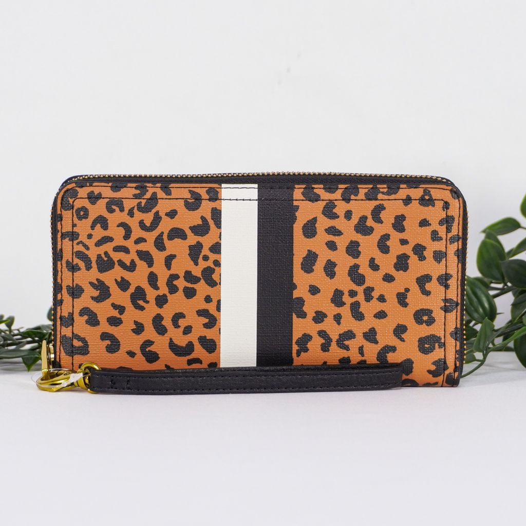 FOSSIL Logan RFID Zip Around Clutch in Cheetah 1